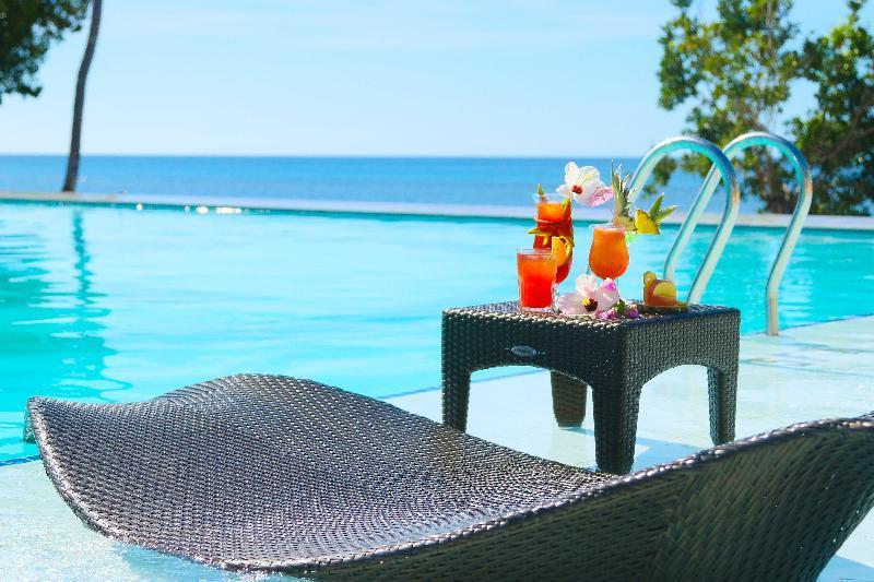 Hotel Maayo San Remigio