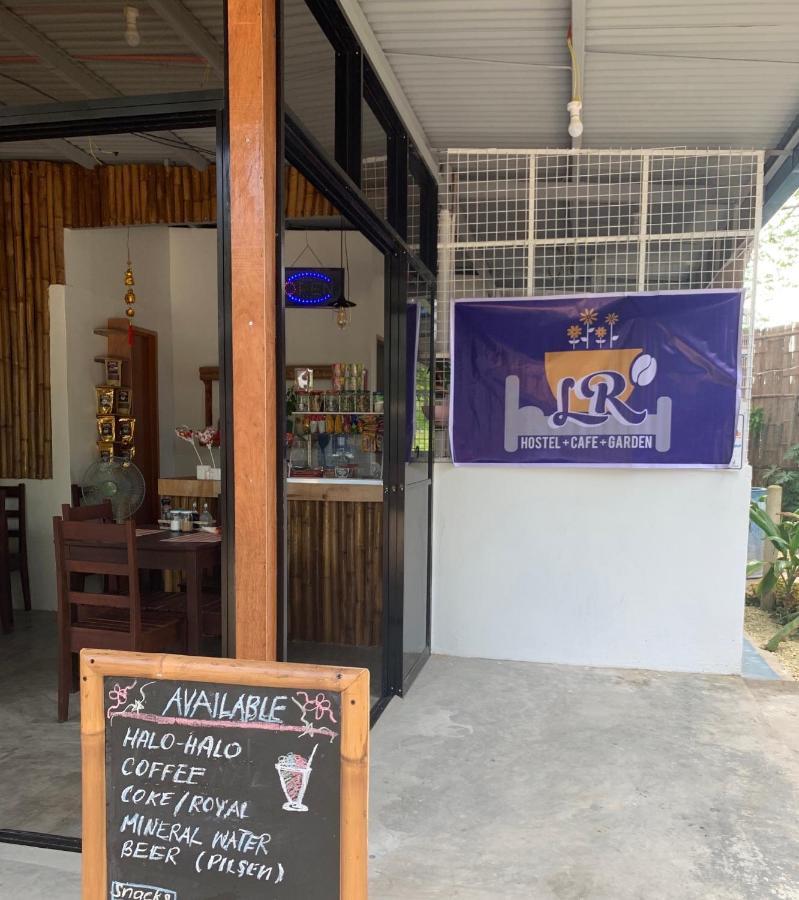 Hostel Lr And Cafe Moalboal