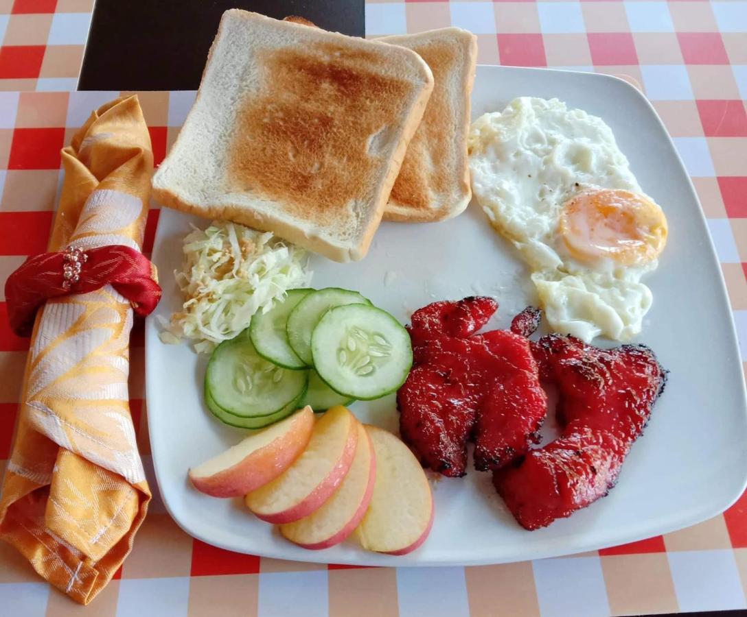 Hostel Lr And Cafe