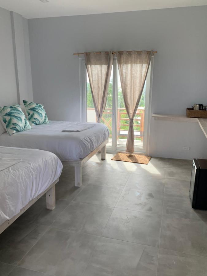 Crown Hotel Malapascua