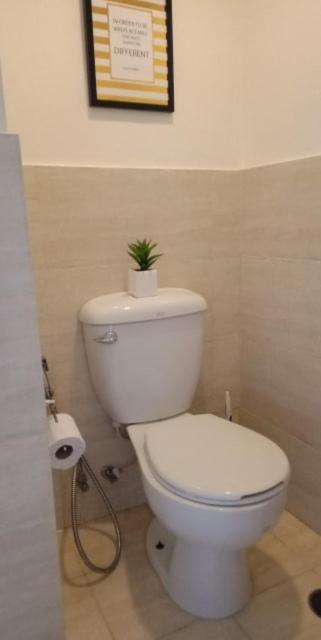 Mabolo Garden Flat A3 Free Rooftop Pool, Short Walk Ayala Mall Aparthotel *