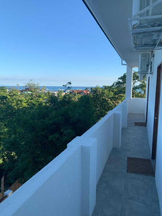 Crown Hotel Malapascua
