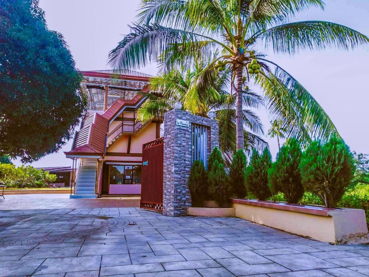 La Plumerias Resort 2*