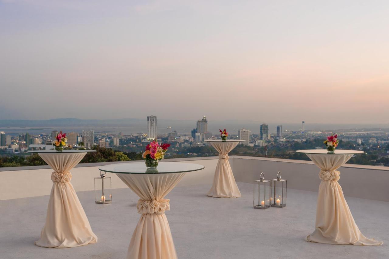 Marco Polo Plaza Hotel 5*