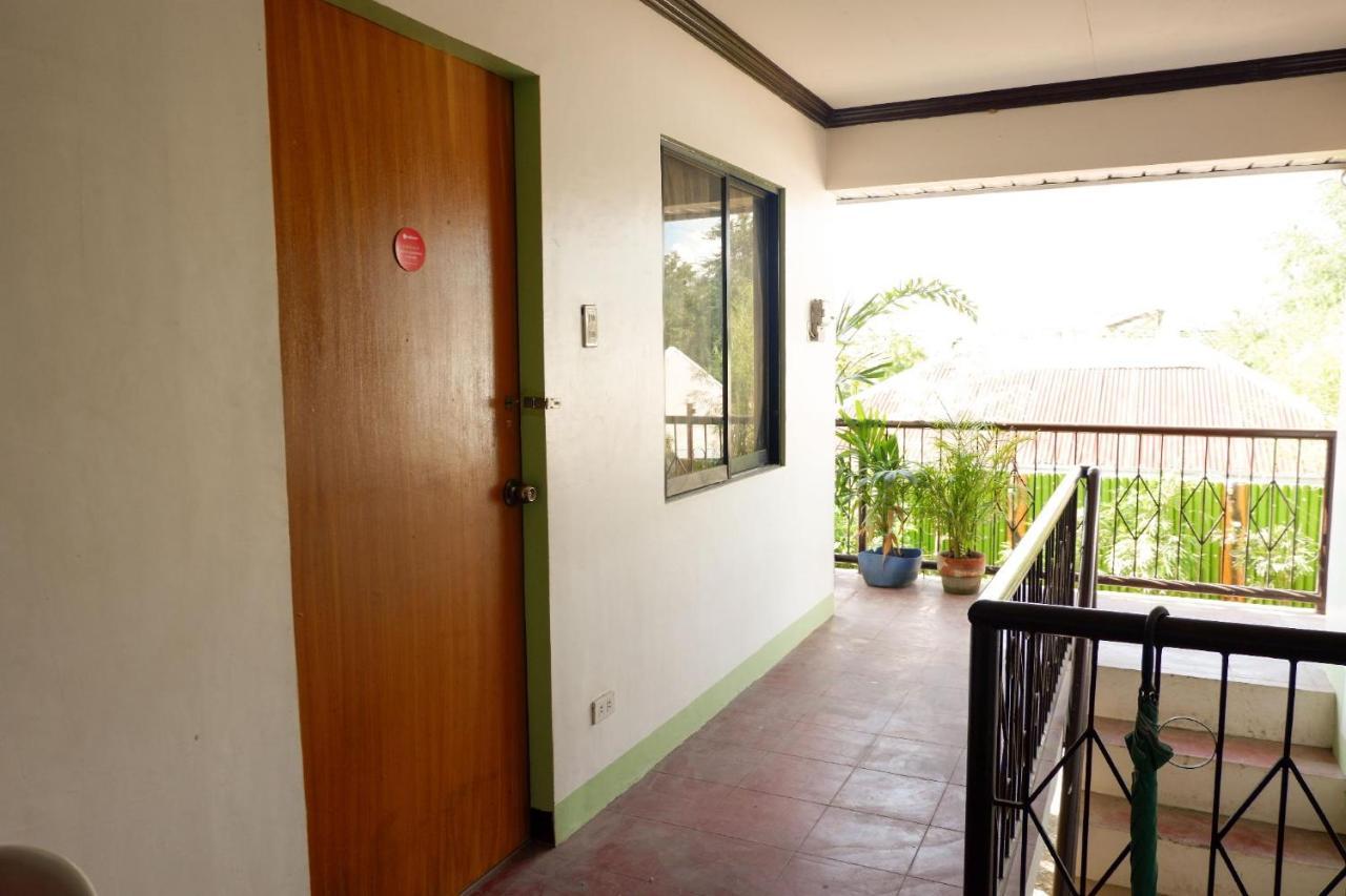 Reddoorz Near Maribago Barangay Hall Hotel 2*