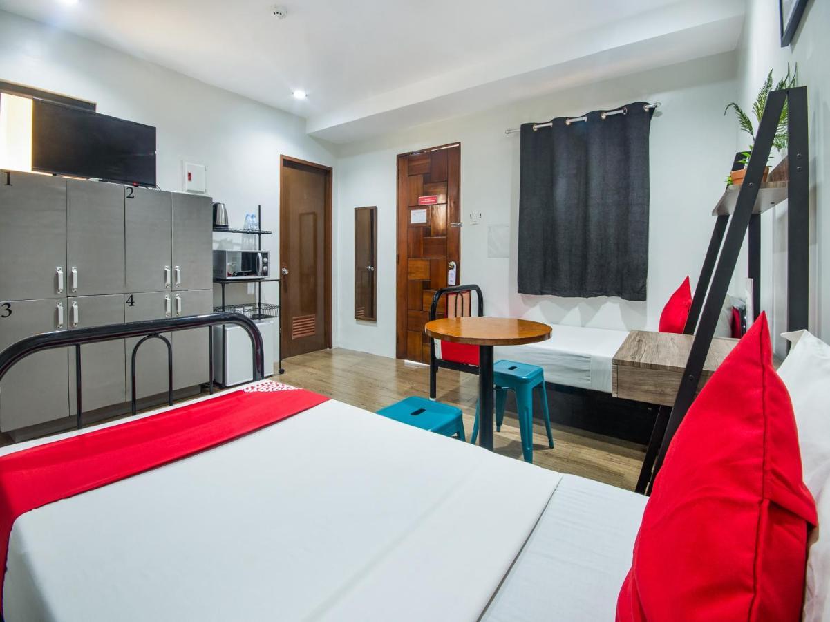 Oyo 443 Maria Cristina Arcade Hotel
