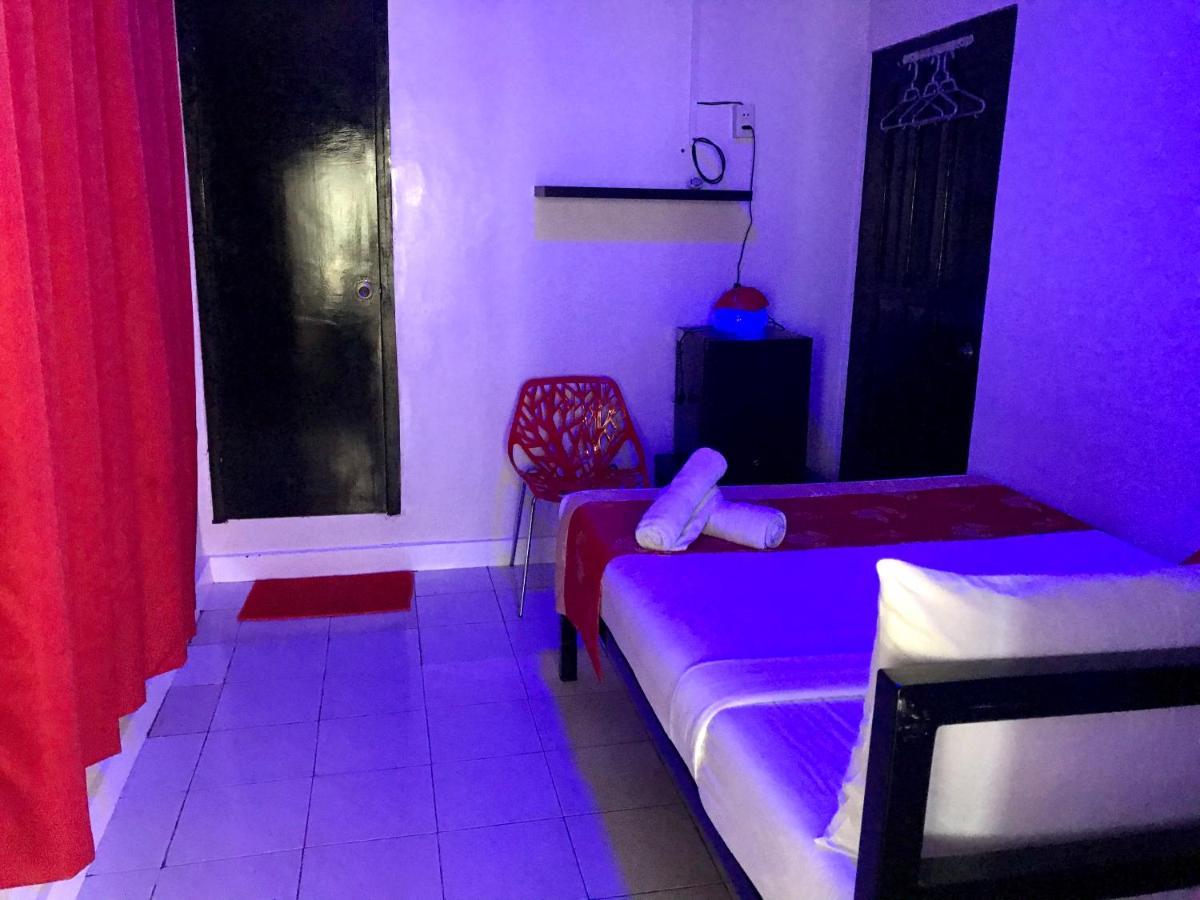Halfway House Mactan Cebu Airport Albergue *