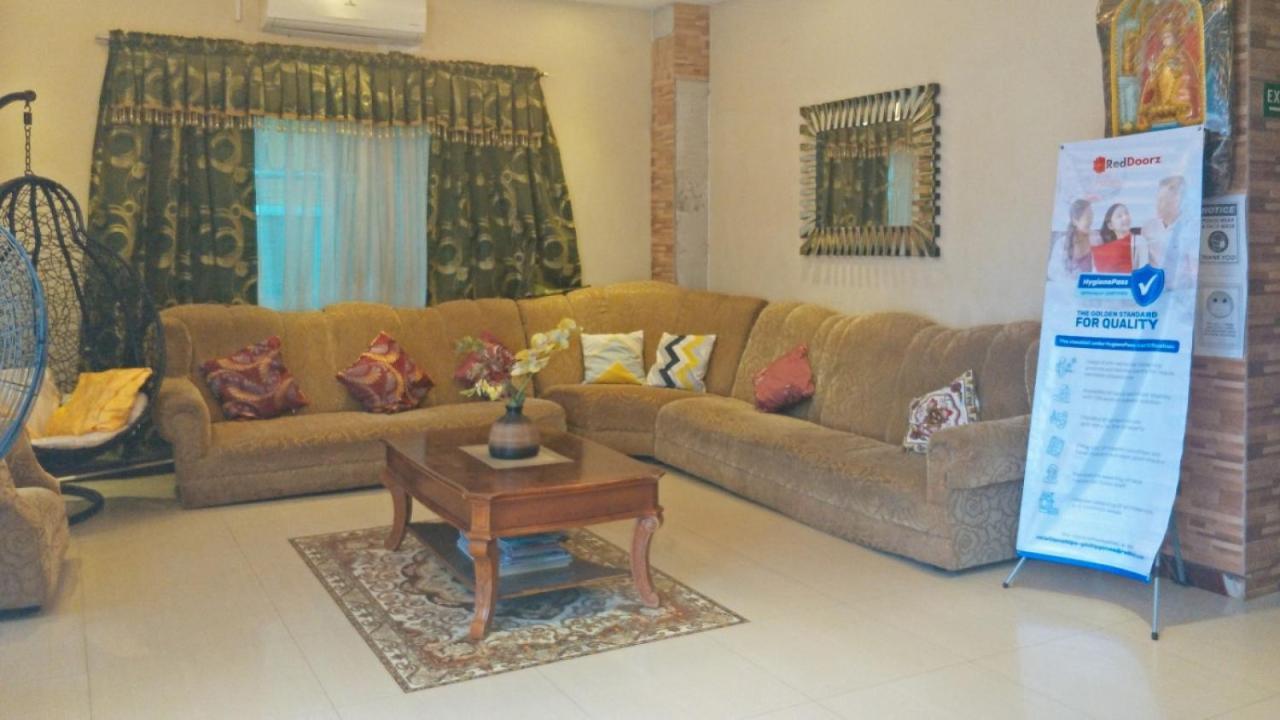 Reddoorz Near Talisay District Hospital 2* Candulawan
