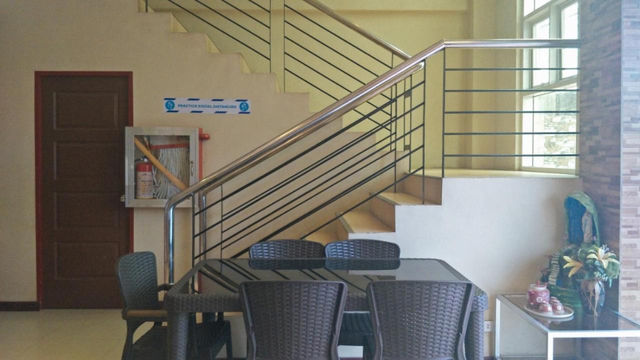 Reddoorz Near Talisay District Hospital Candulawan