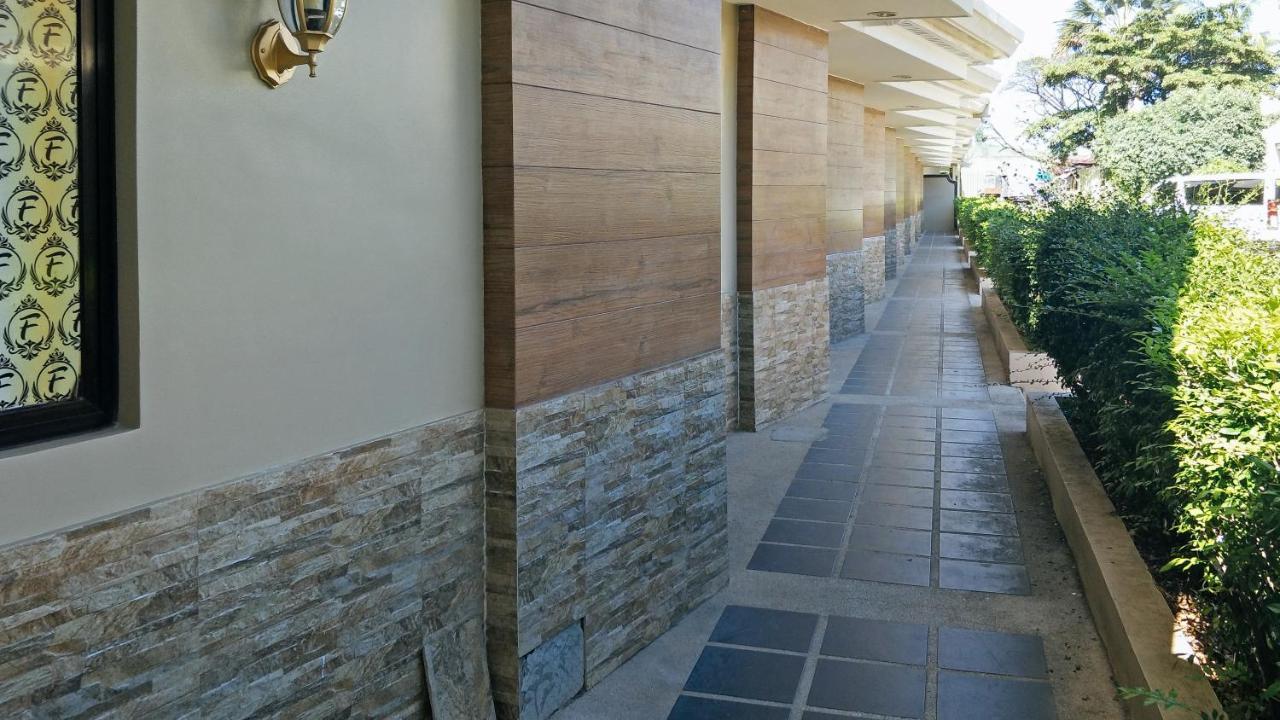 Hotel Reddoorz Premium @ Wireless Cebu 4*