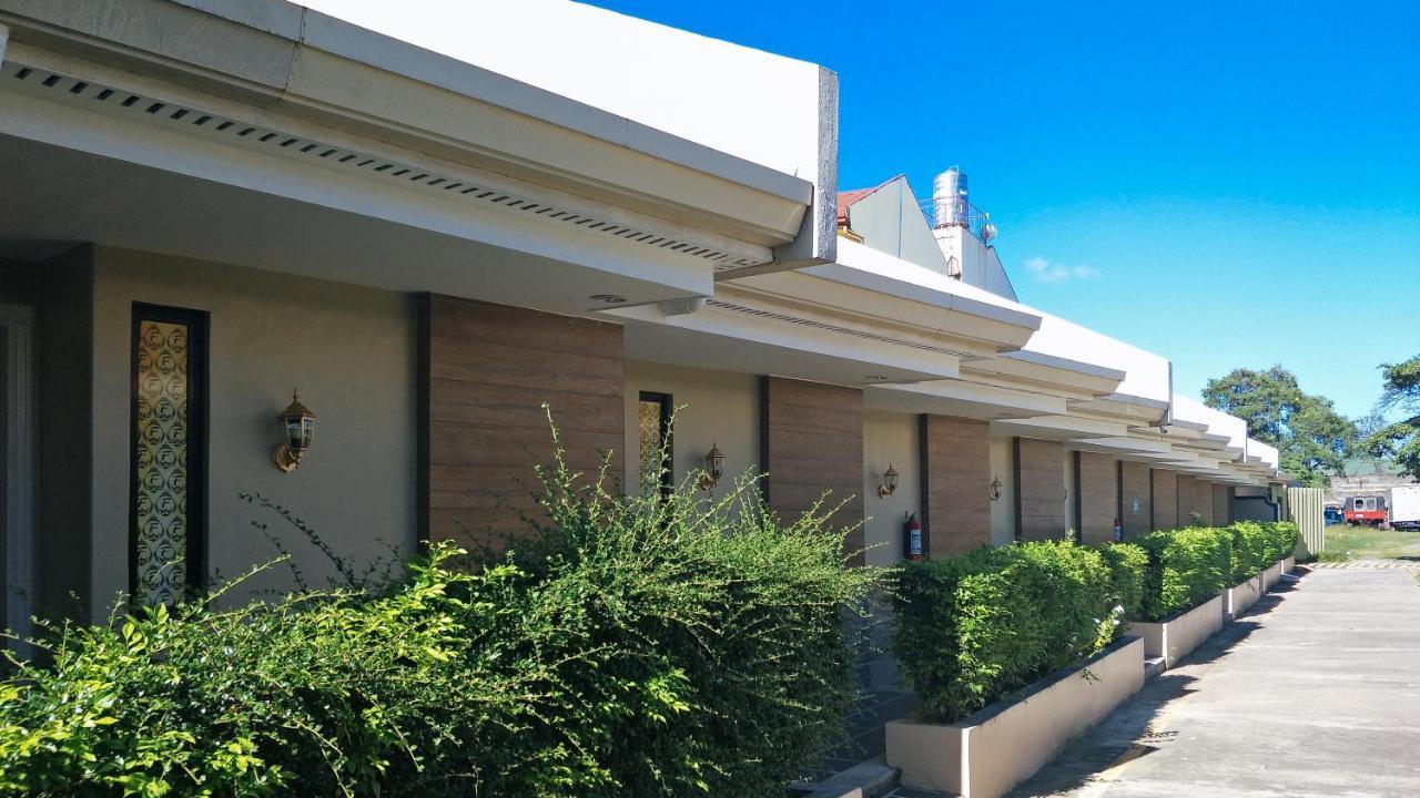 Hotel Reddoorz Premium @ Wireless Cebu 4*