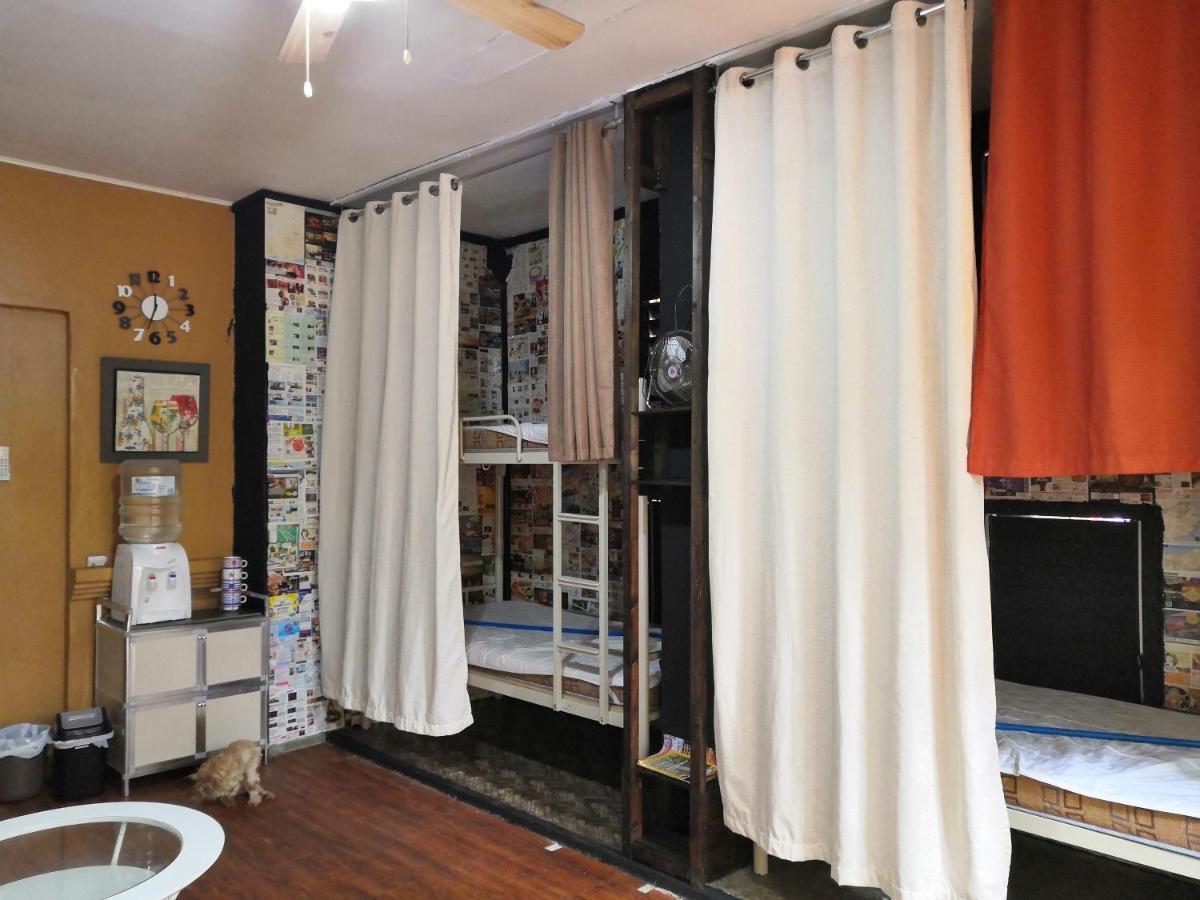 Dee White Sands Hostel *