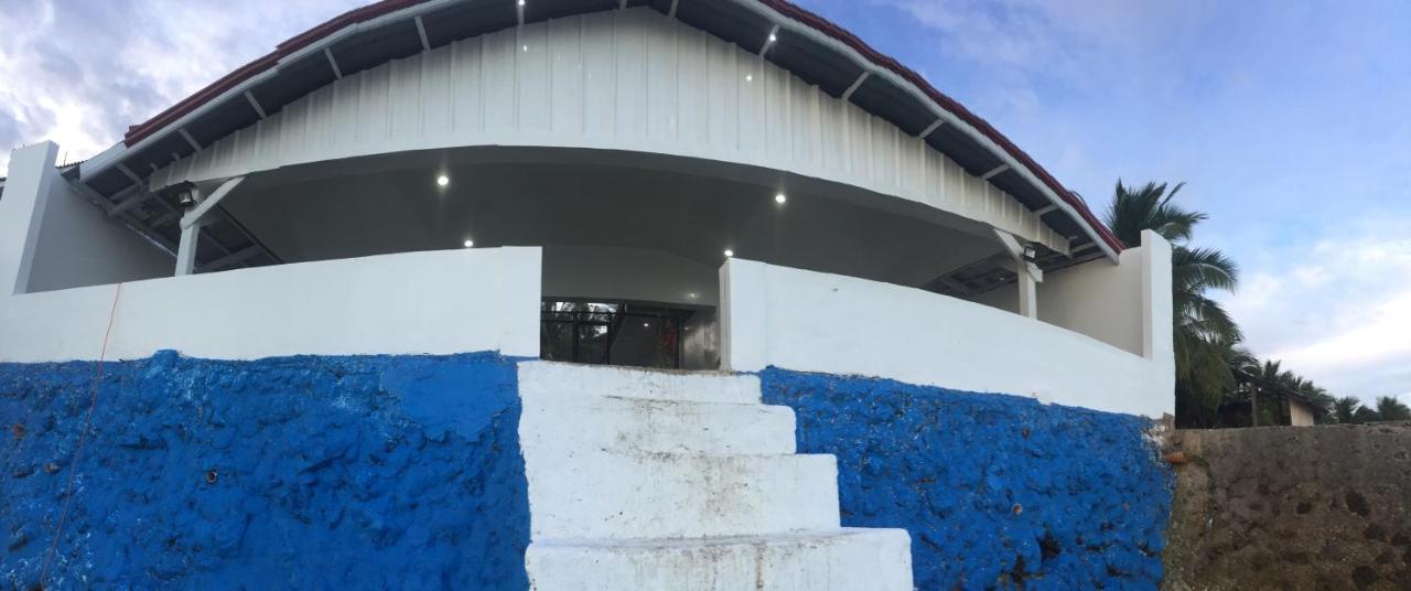 bahay-panuluyan En House