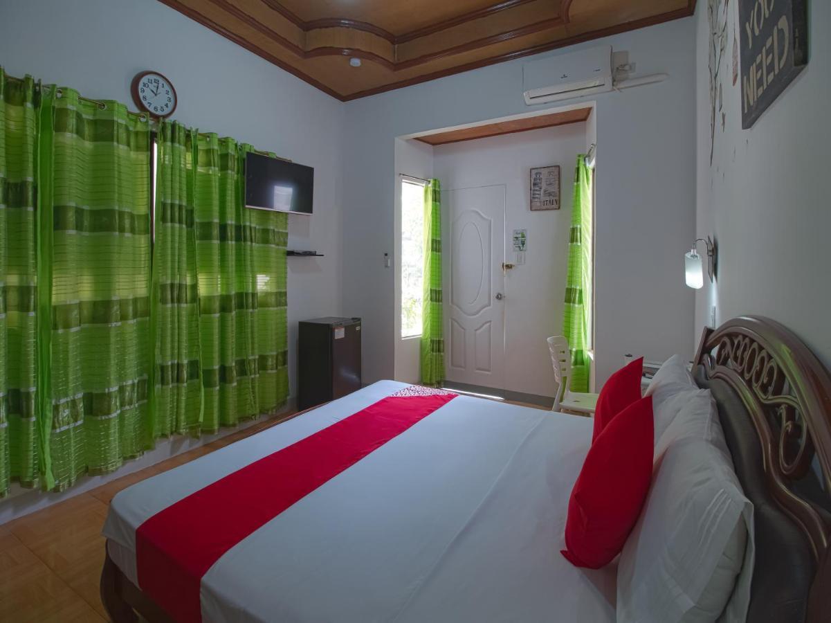 Hotel Oyo 771 Darius' Residences Moalboal