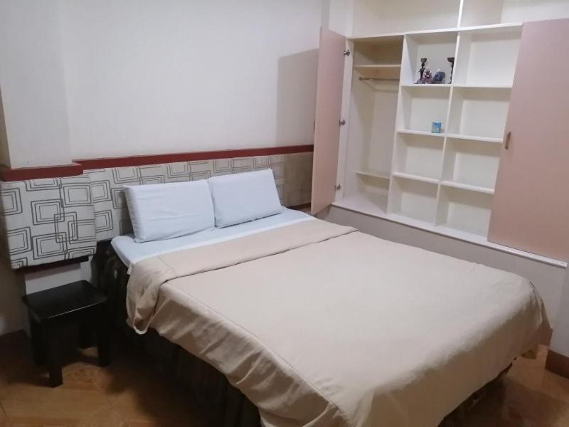 Manora bahay-panuluyan *