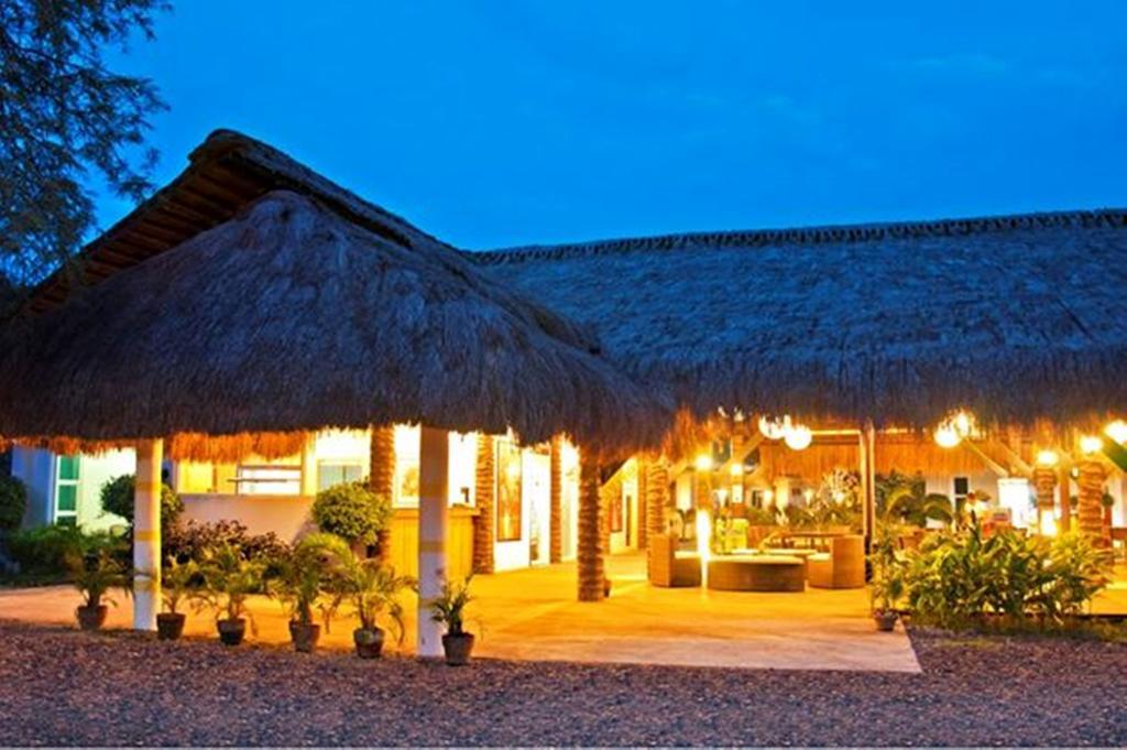 Natures Garden Park And 3* Lapu-Lapu City