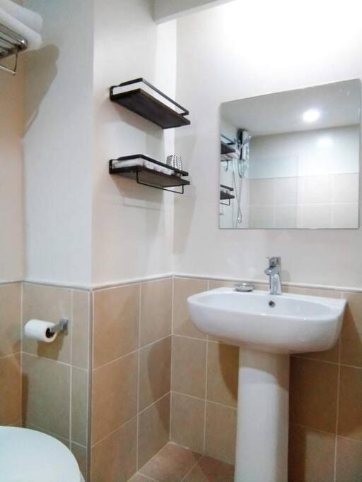 Persimmon - Unit- 16th Floor - 1641 Apartment