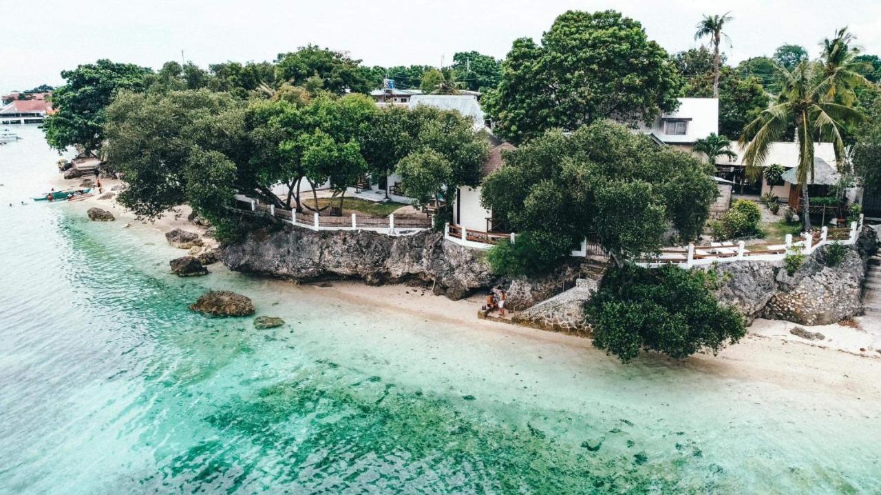 Pescador View - Beachfront & By The Ocean Hostels & Restaurant Moalboal *