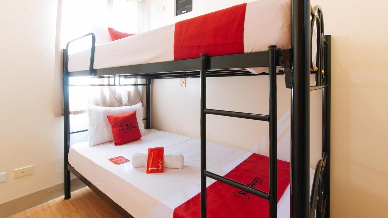 Reddoorz @ Park's Alcantara Hotel