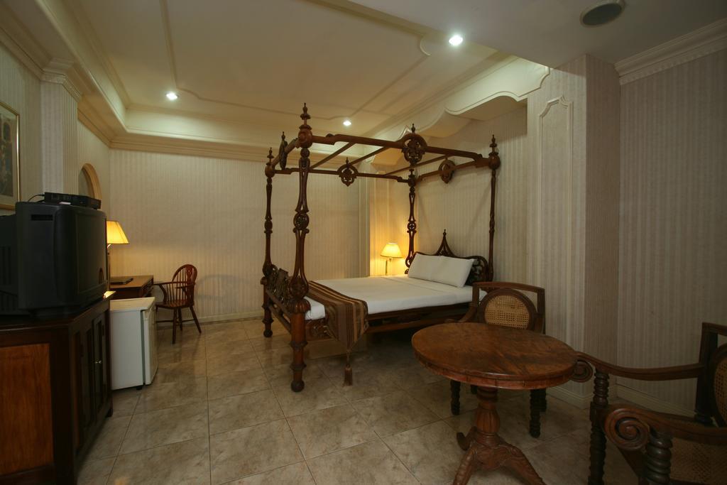 Crown Regency Residences - Quarantine