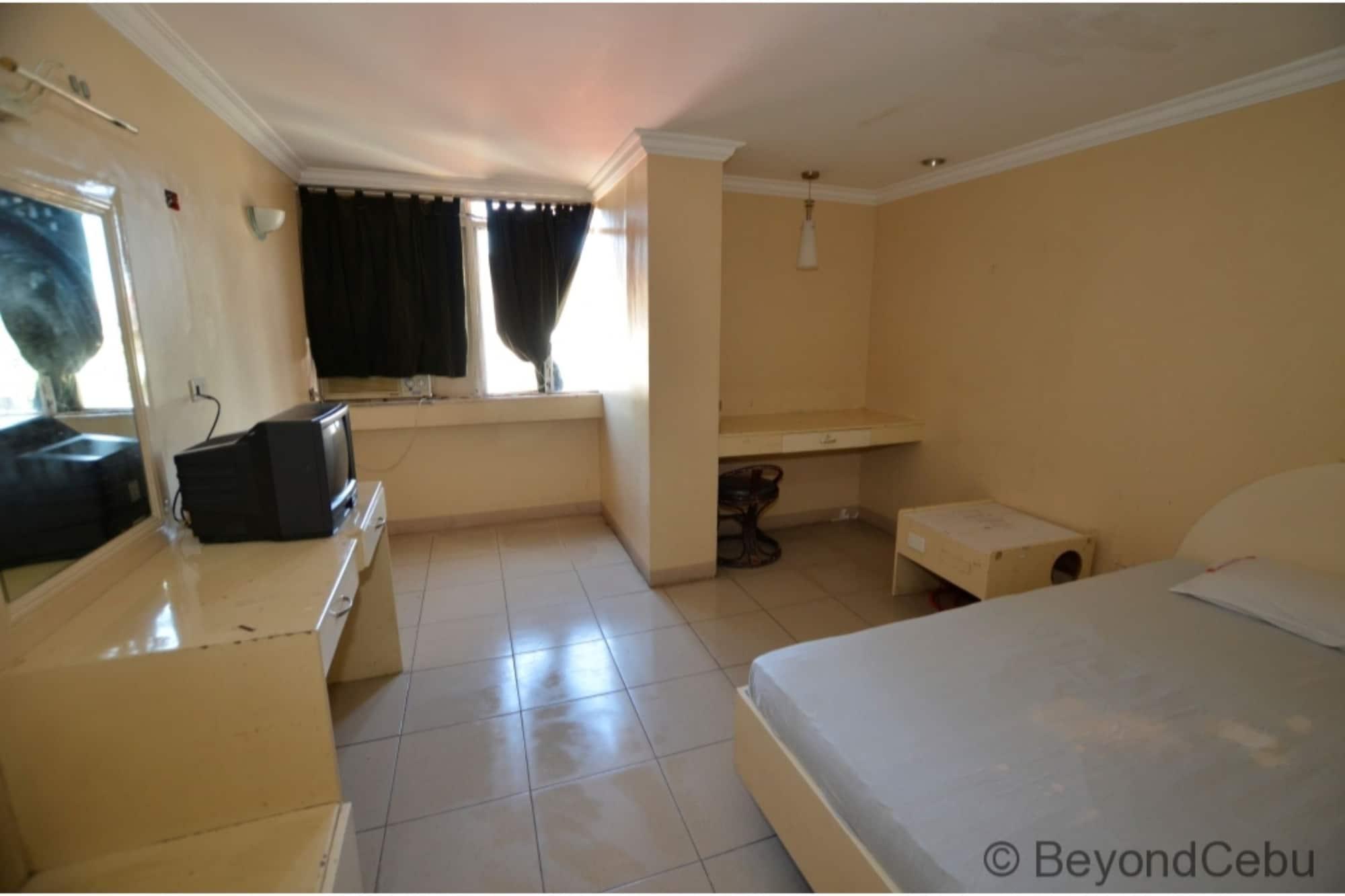 Capitol Tourist Hotel 3*