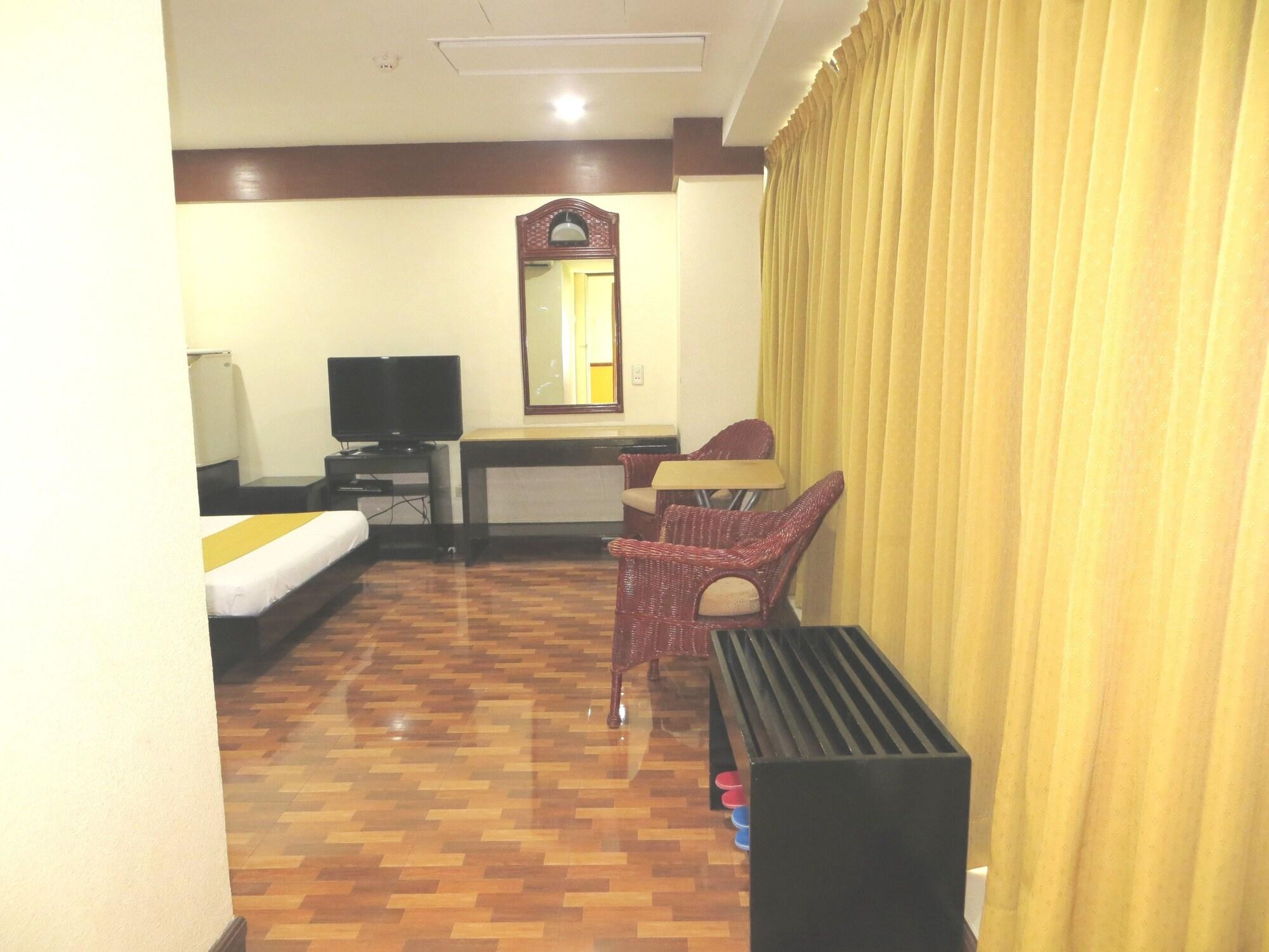 Paragon Hotel