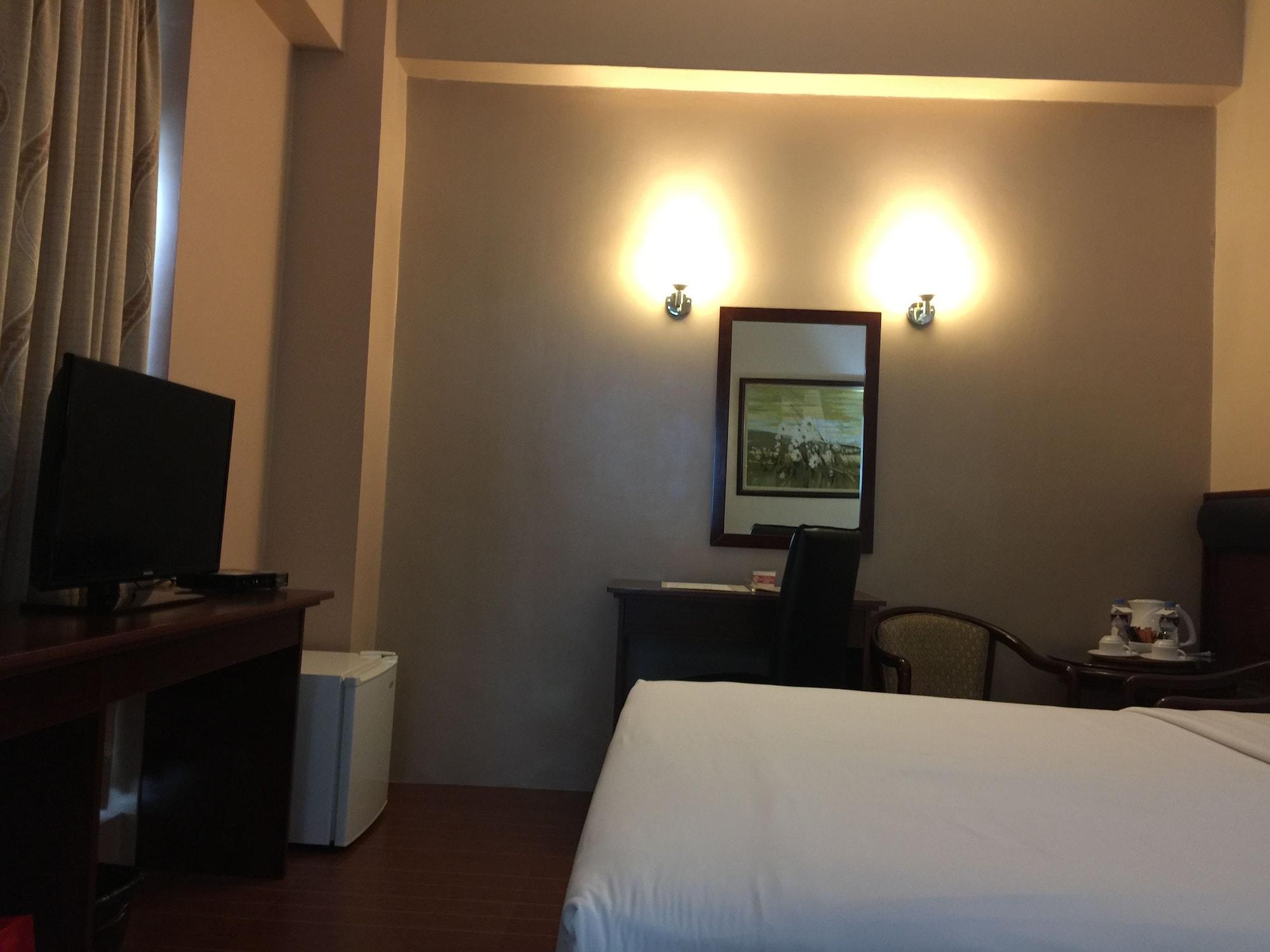Hotel Allure & Cebu