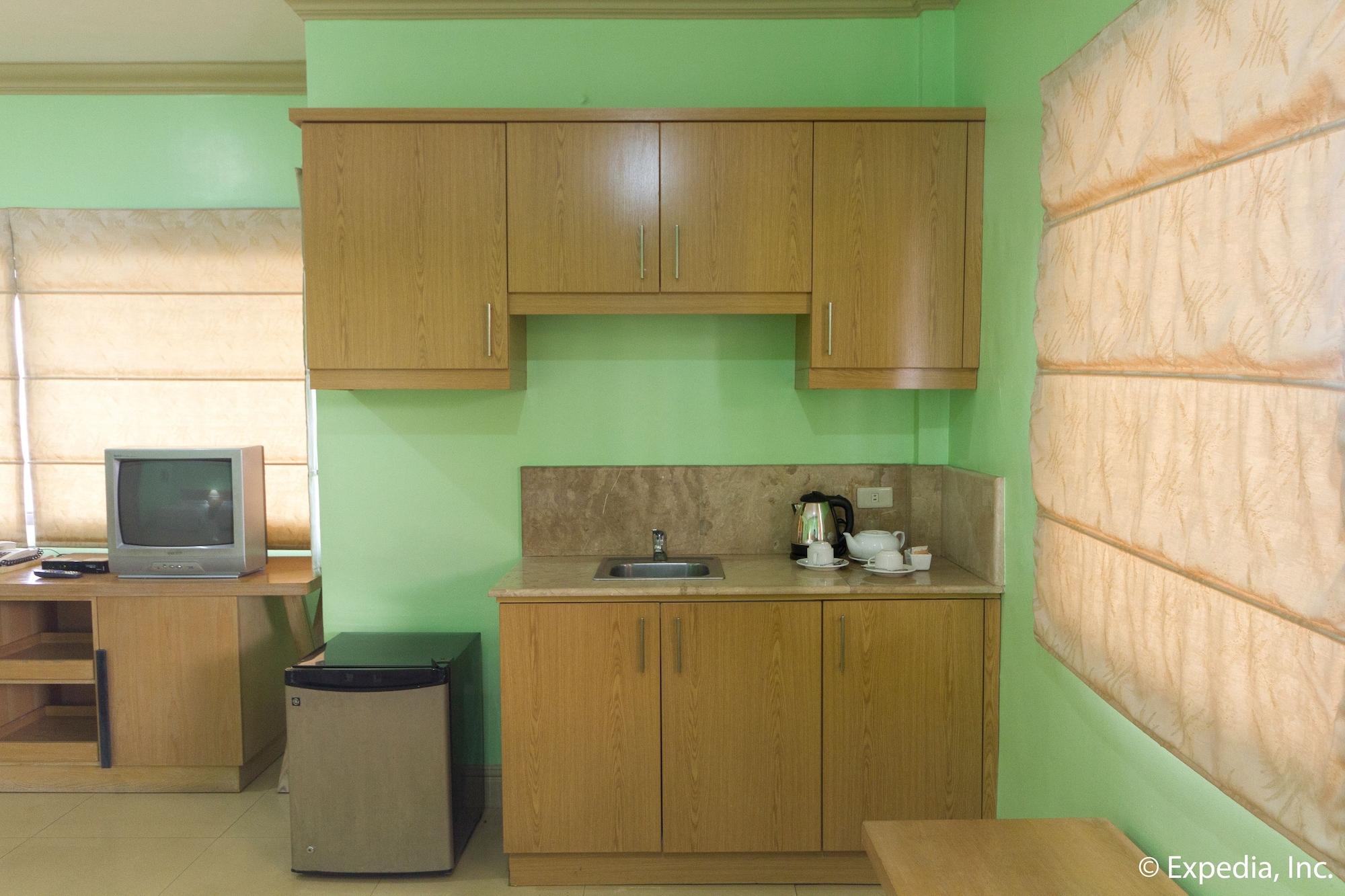 Hotel Crown Regency Residences - Quarantine 3*