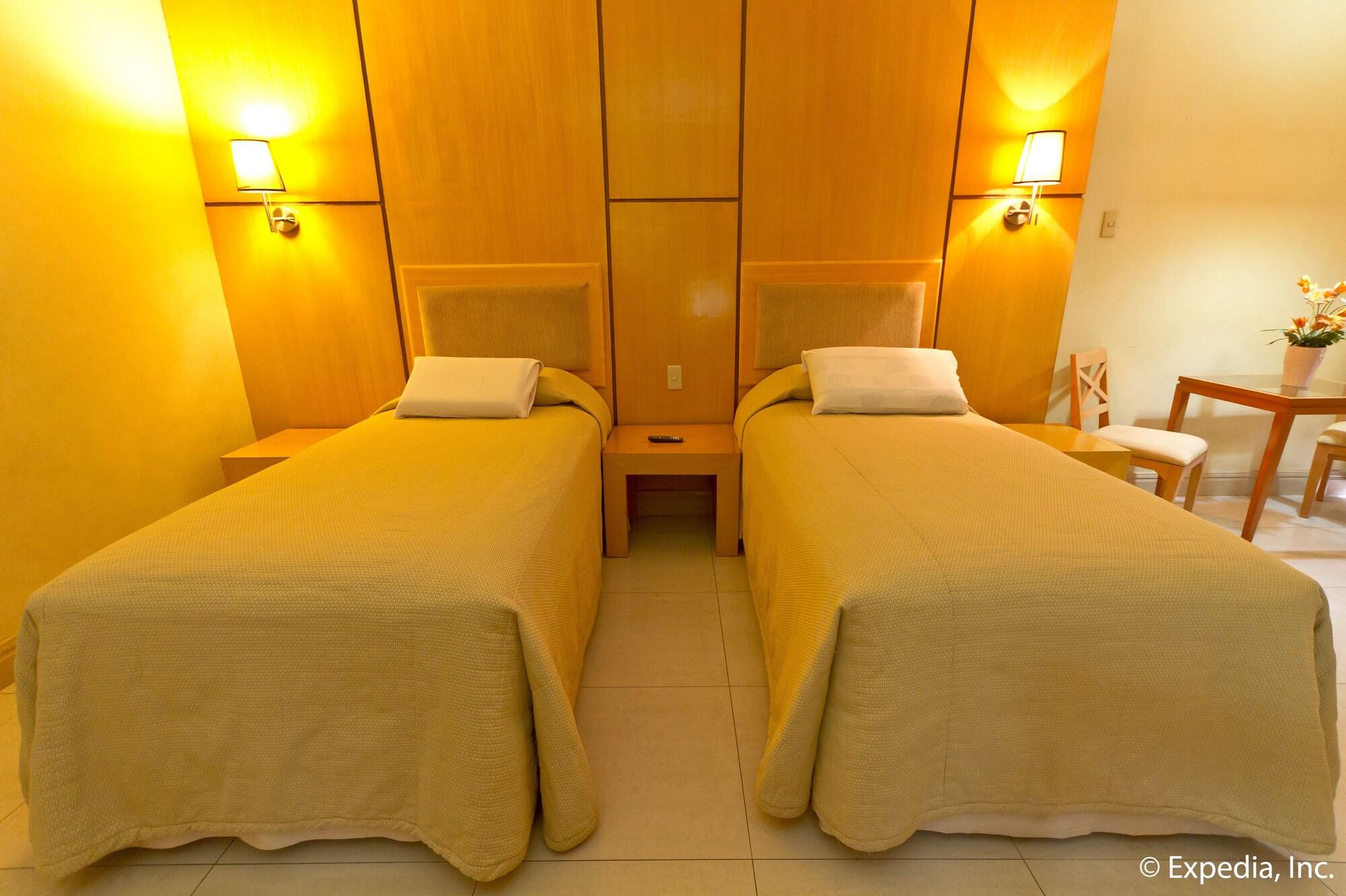 Crown Regency Residences - Quarantine 3*