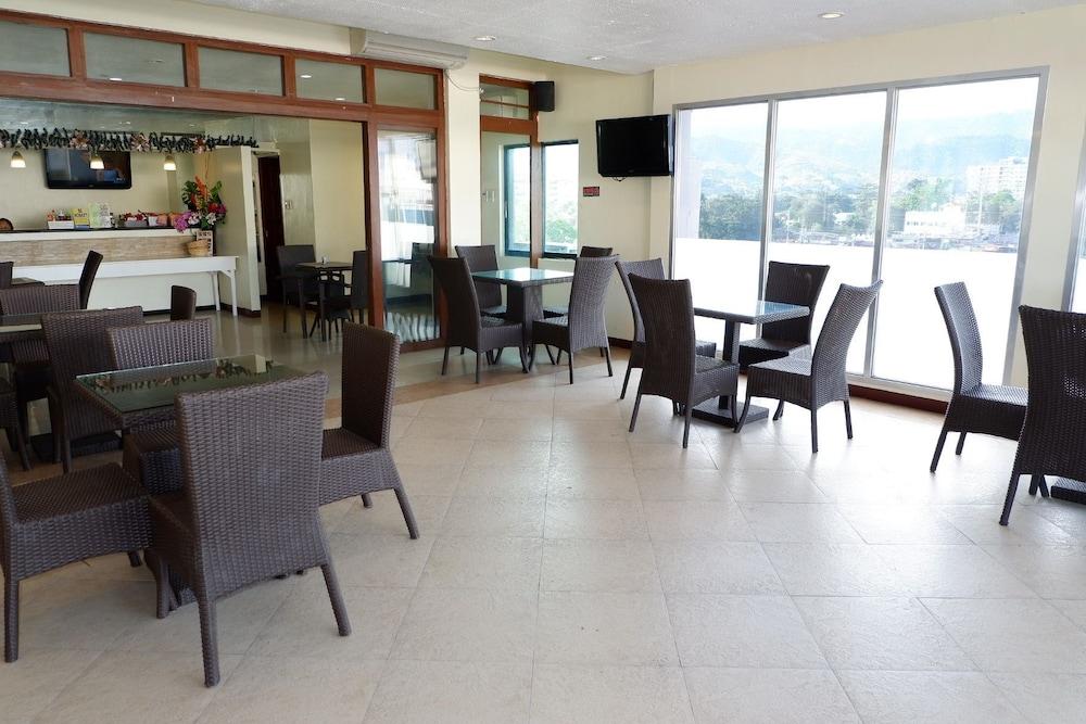 Hotel Verbena Capitol Cebu