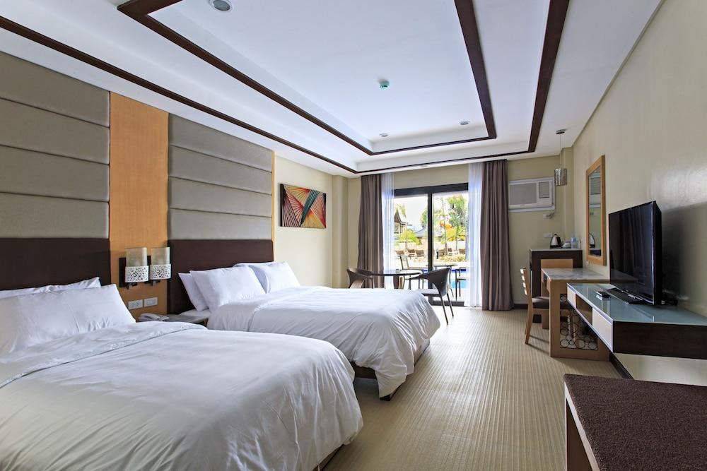 Westown Lagoon - South Wing 3* Cebu