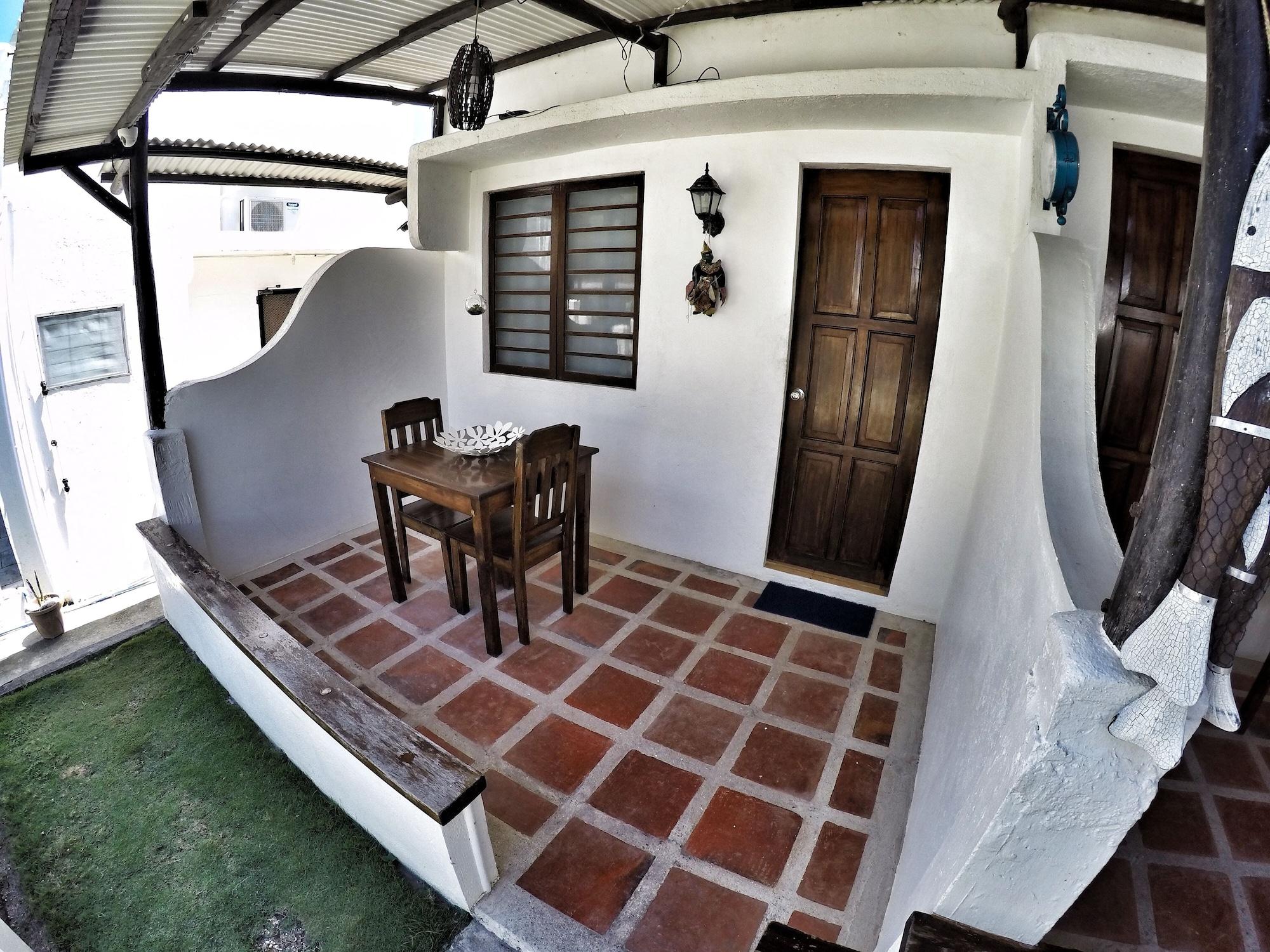 Kandugyap House By The Sea Hotel
