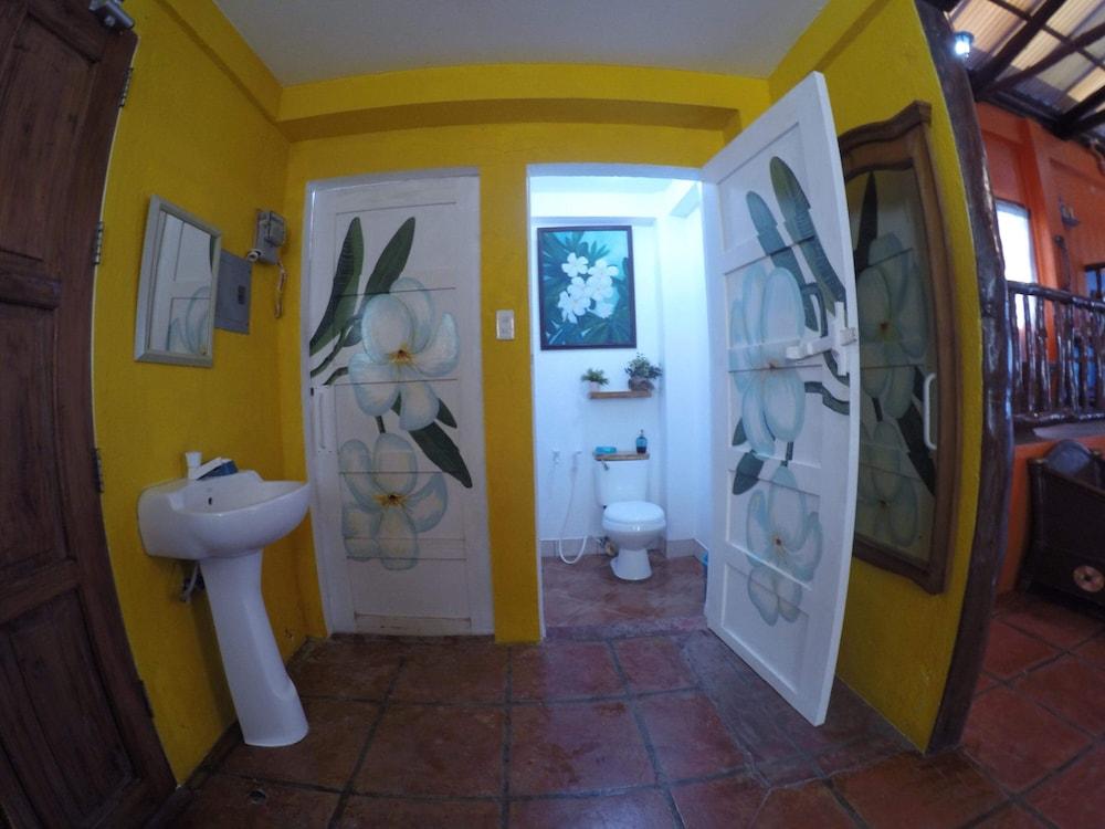 Hotel Kandugyap House By The Sea 2*