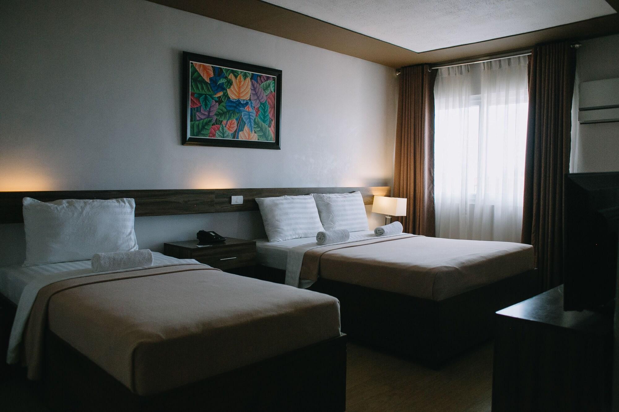 Hotel Leope 3*