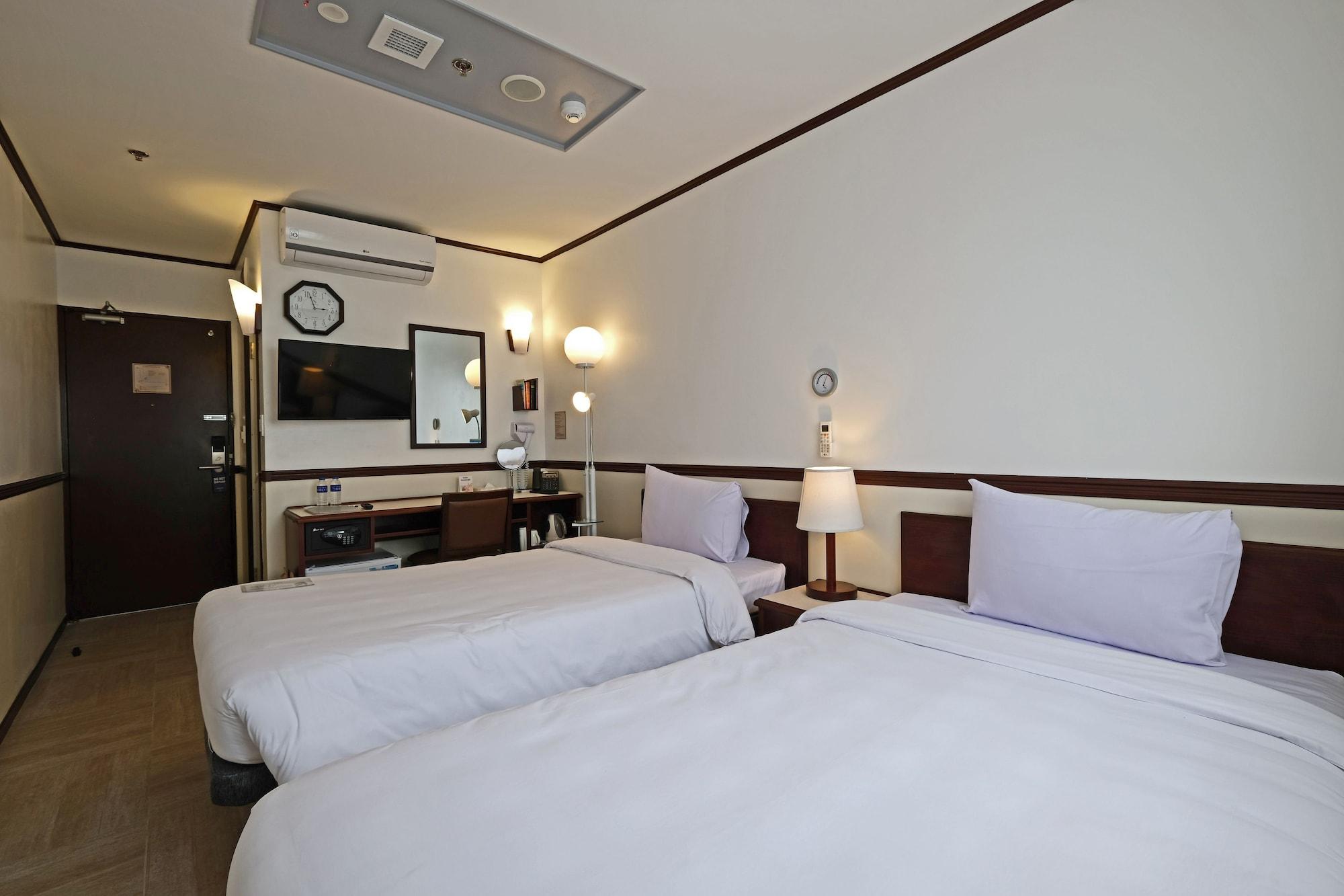 Toyoko Hotel 3*