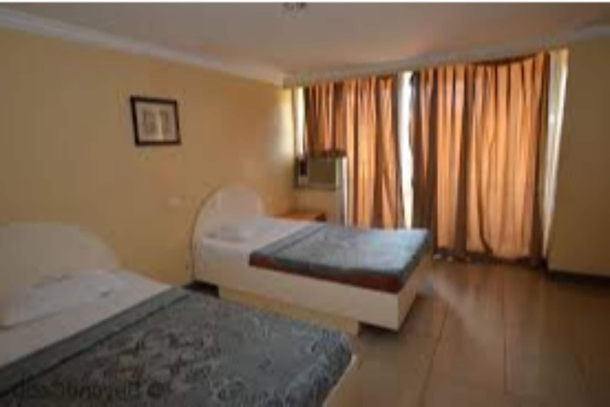 Capitol Tourist 3* Cebu