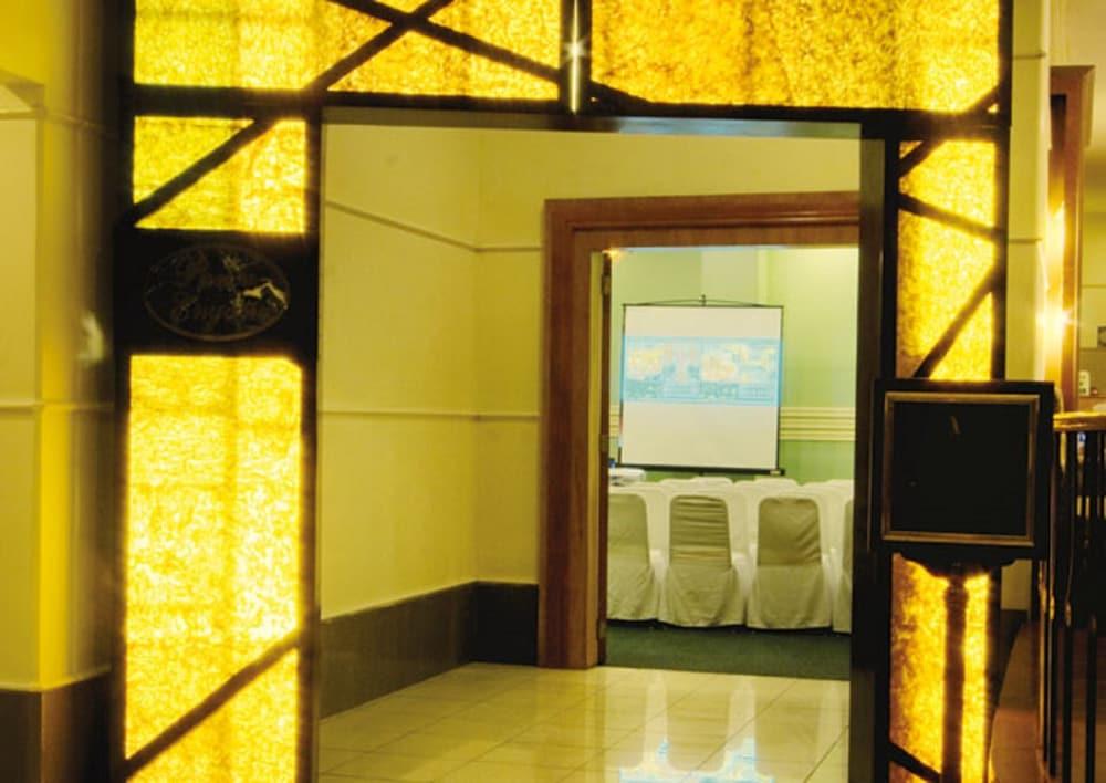 Hotel The Bellavista Lapu-Lapu City