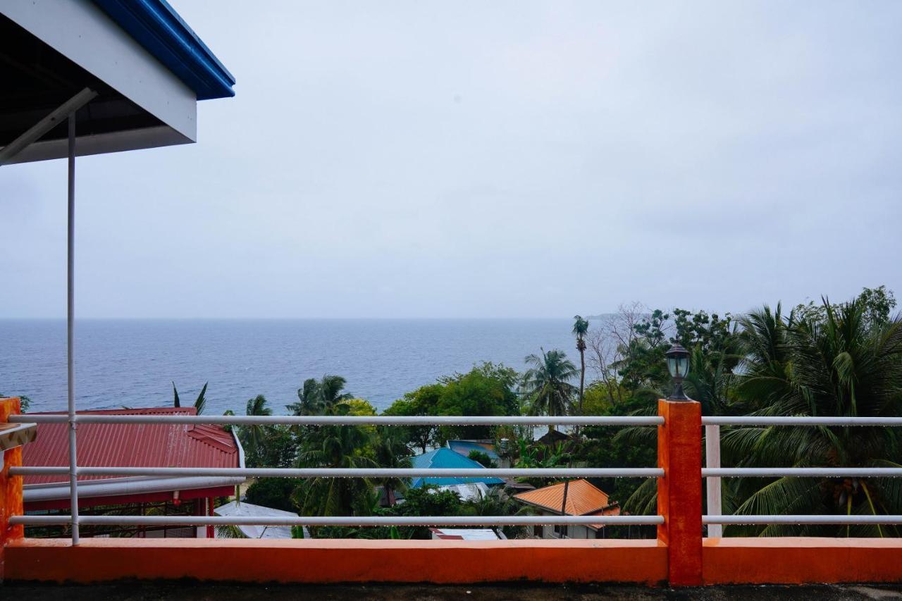C Star Travellers Hotel Oslob