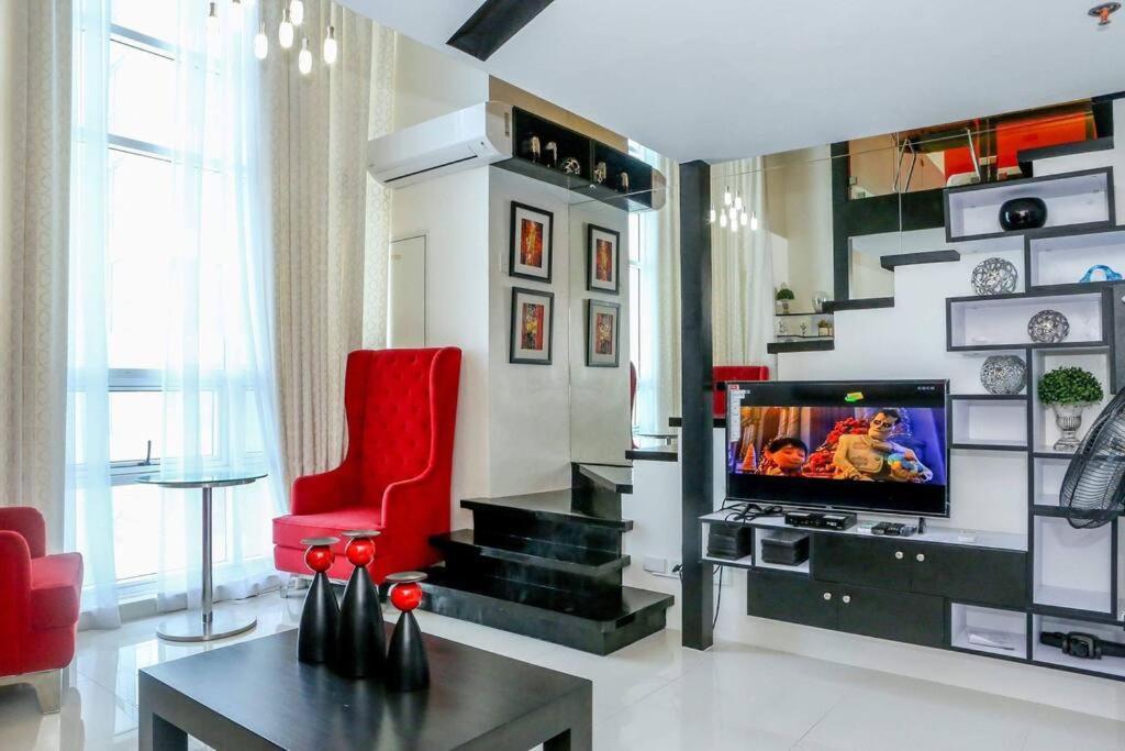 Huge Loft Type At Queen Of The South Apartamento