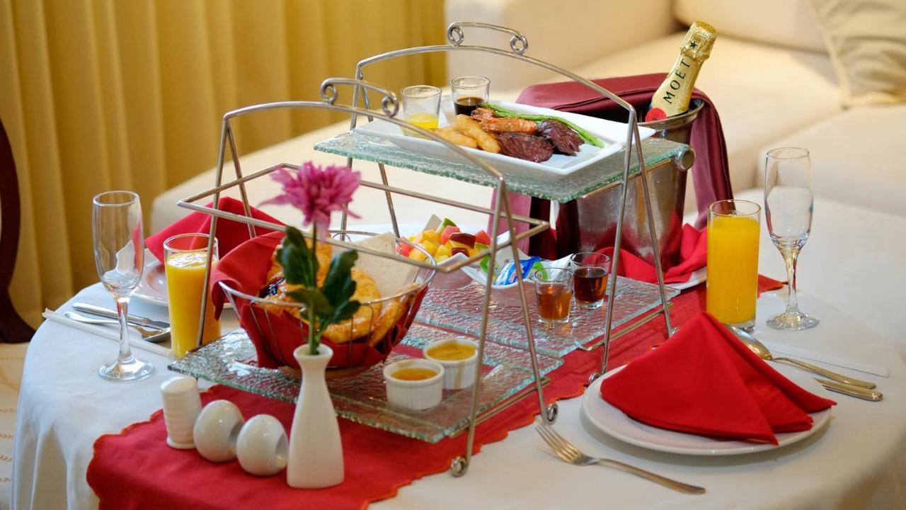 Marco Polo Plaza Hotel 5*