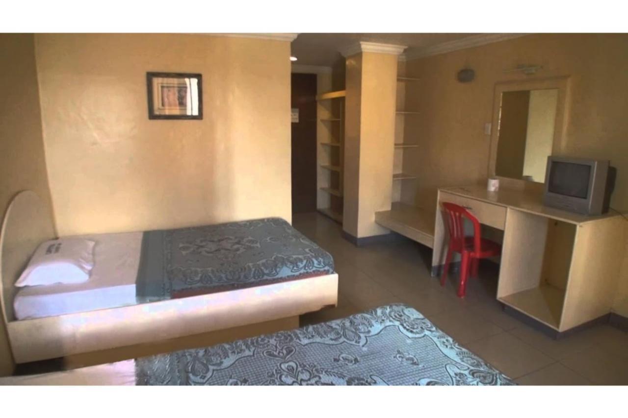 Hotel Oyo 672 Capitol Tourist 2*