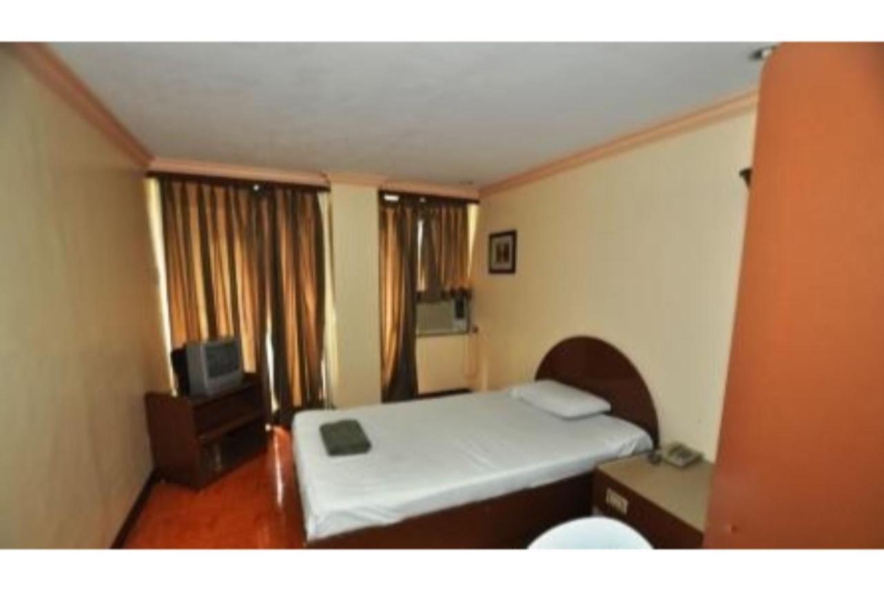 Oyo 672 Capitol Tourist Hotel
