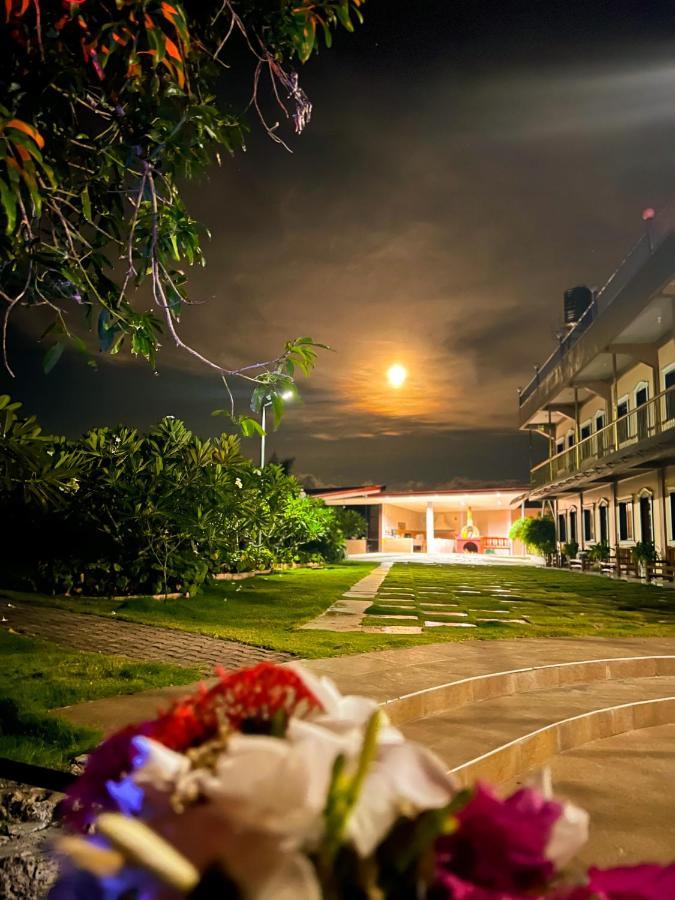 La Plumerias Resort Moalboal