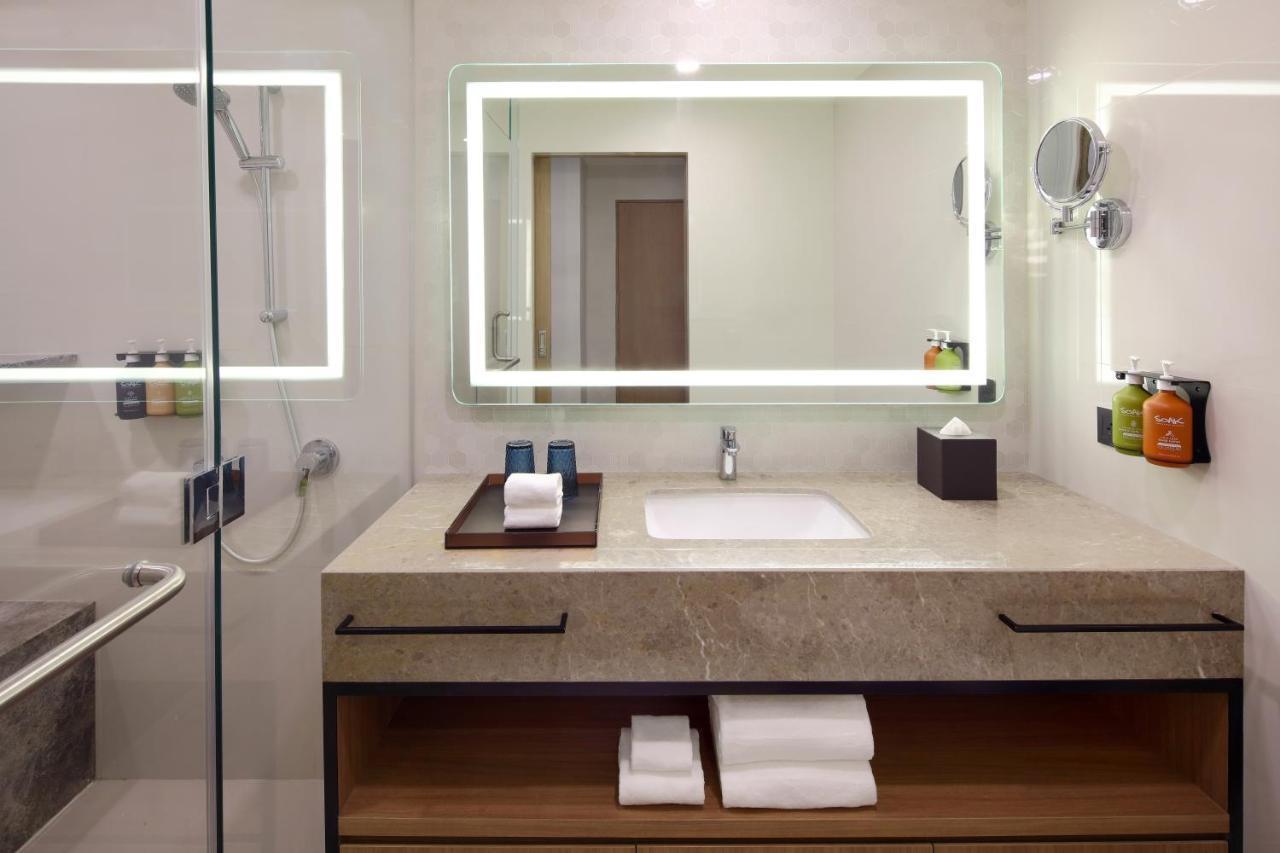 Hotel By Ihg