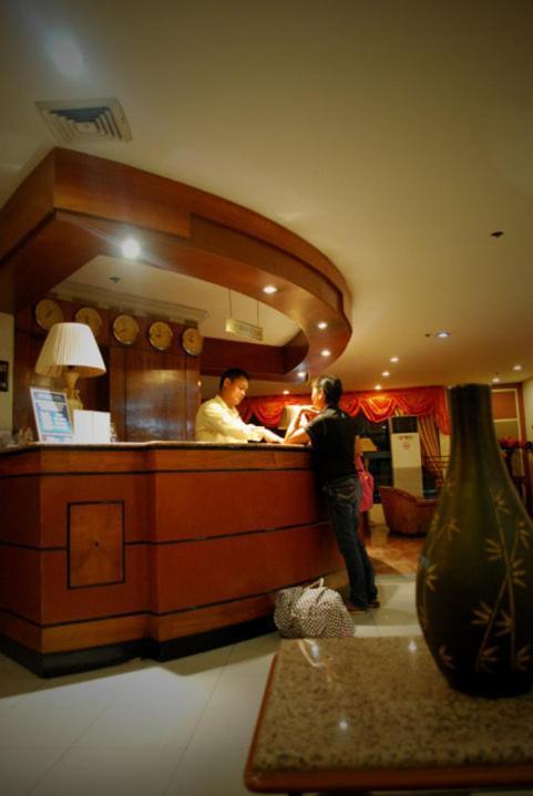 Business Hotel