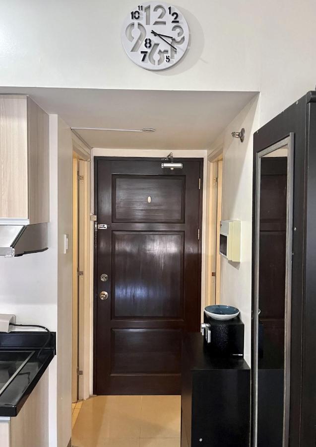 Cozy Studio, Super Fast Internet, Workspace And Washer Cebu