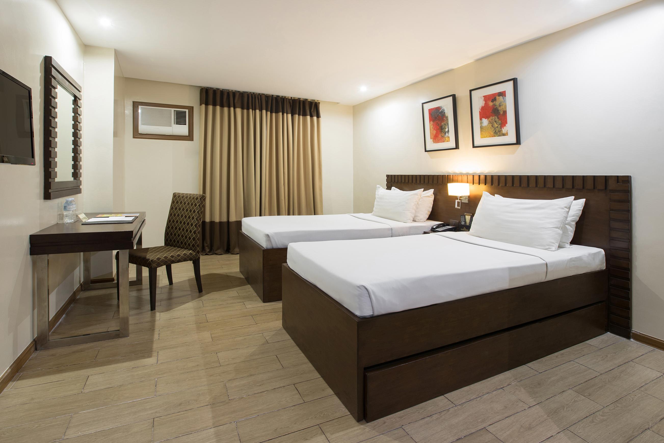 Golden & Hotel 3*
