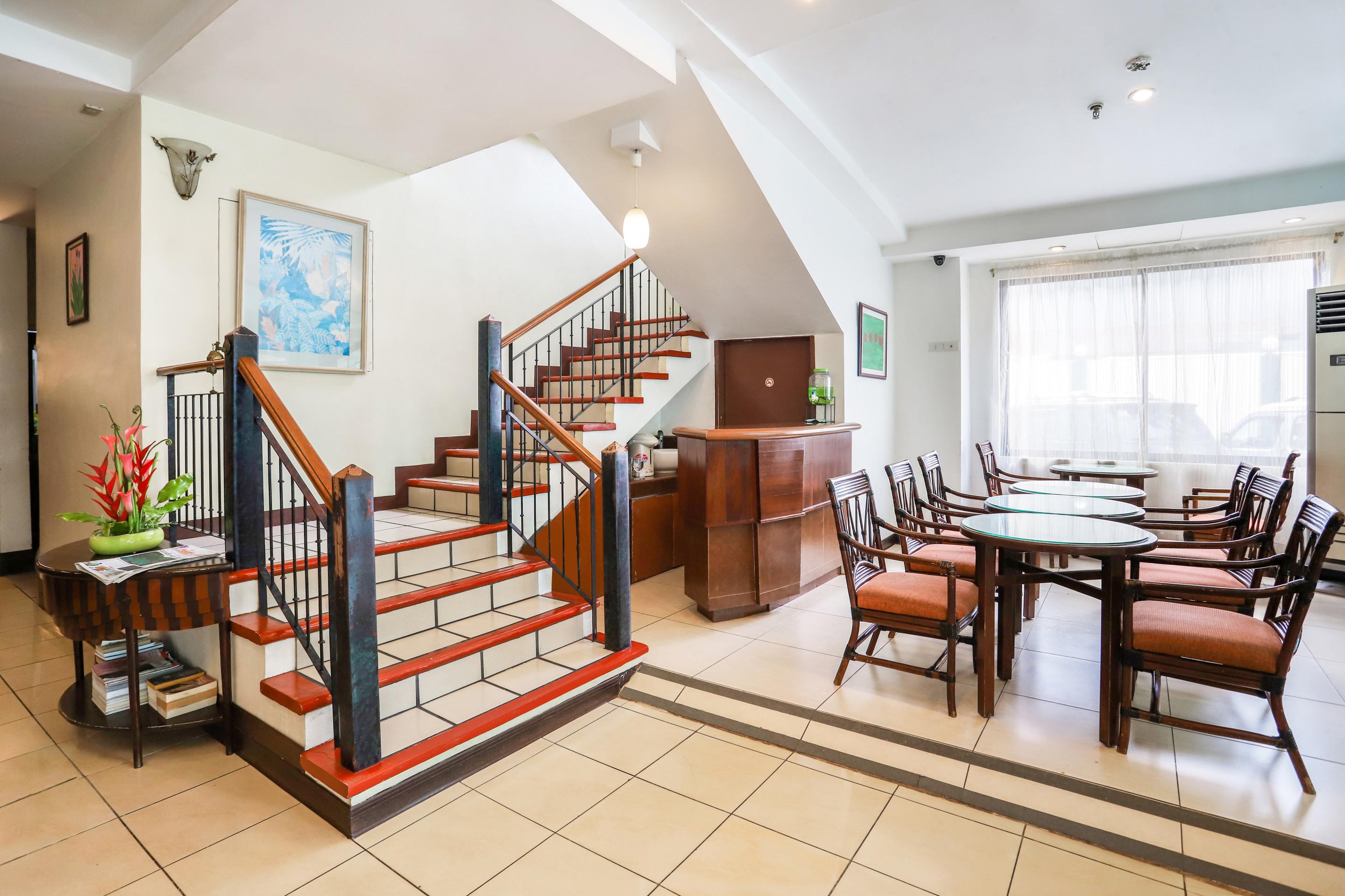 Hotel Oyo 210 Apple Tree 3*