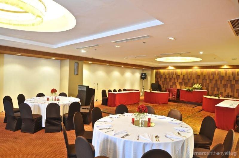 Summit Circle - Quarantine 3* Cebu