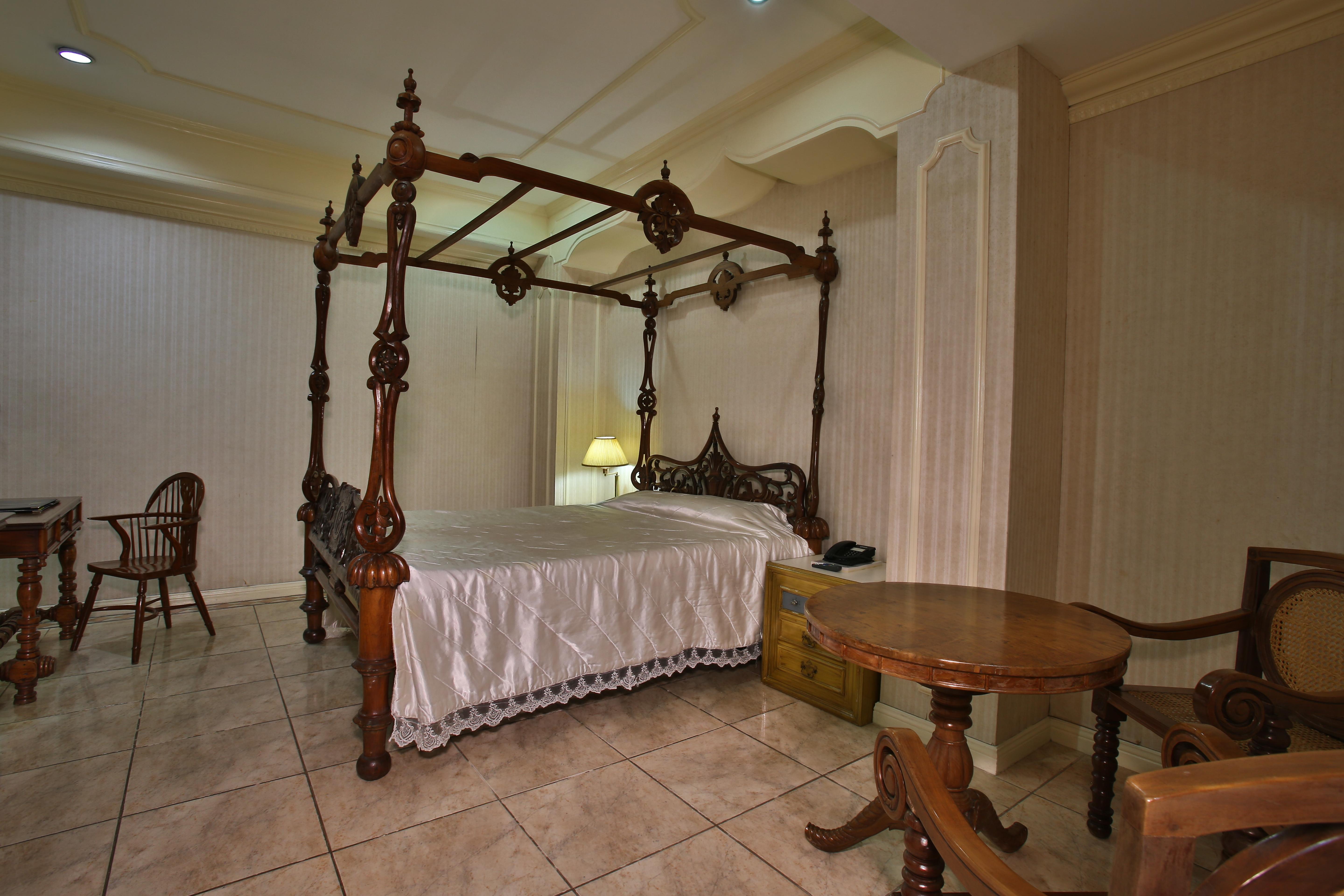 Crown Regency Residences - Quarantine 3*
